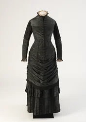 Schwarzes Seiden-Trauerkleid, 1880er Jahre